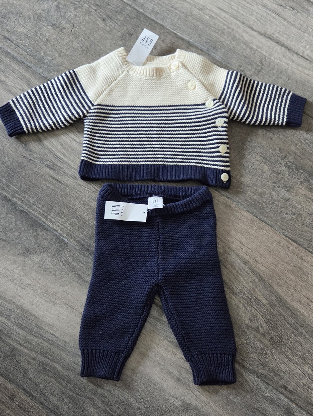 GAP Baby NWT Newborn Navy/ Cream Striped Cableknit Sweater and Pants Set